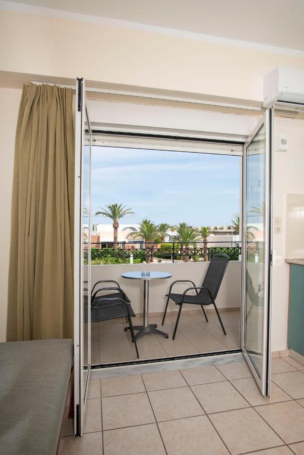 Matthias Hotel Apartments Adelianos Kampos Exteriör bild